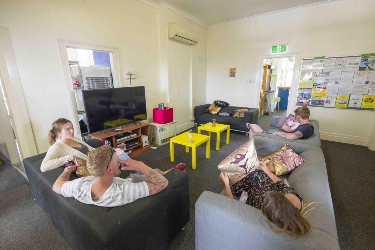 Dolphin Retreat Bunbury Yha Hostel Εξωτερικό φωτογραφία